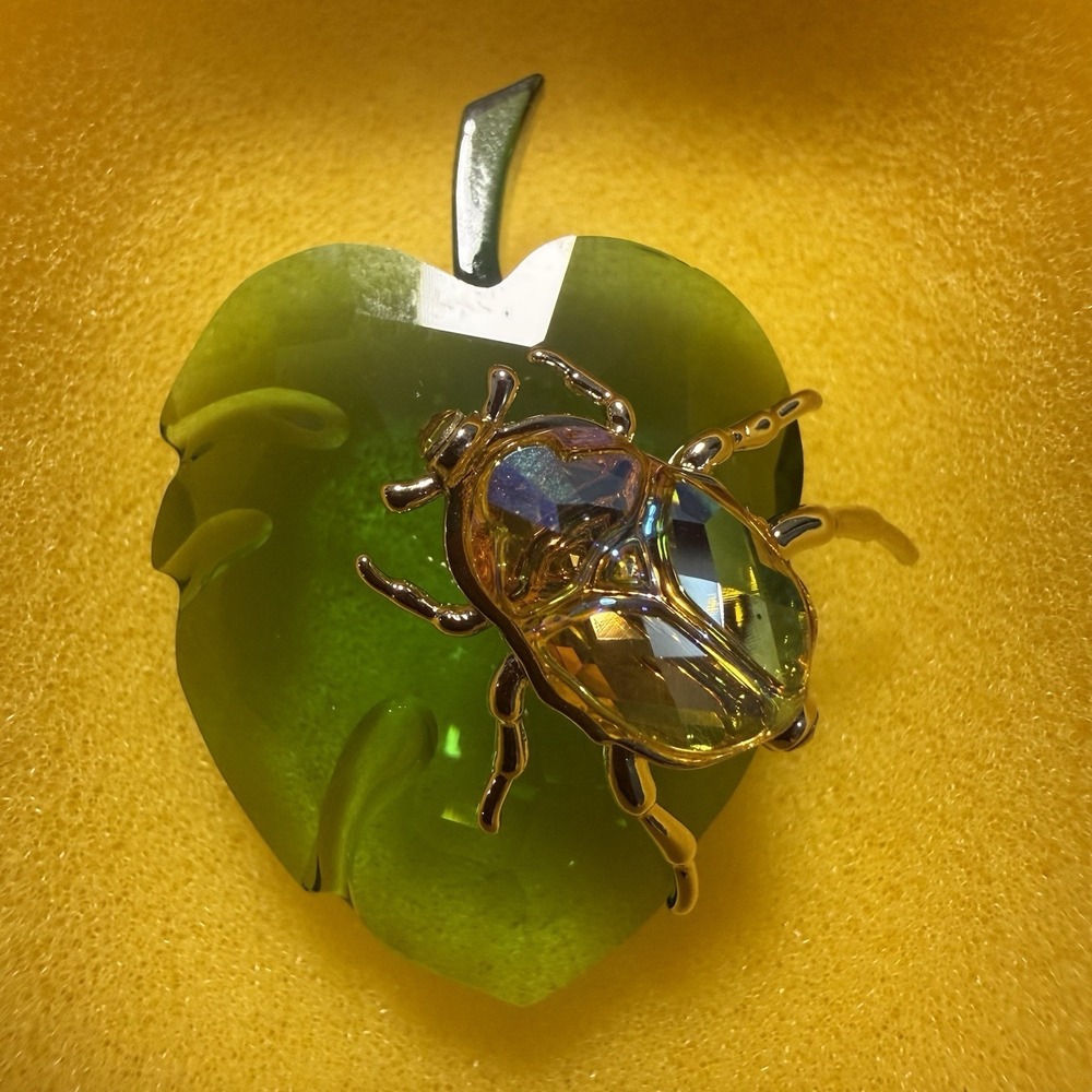 Swarovski Crystal Society 2024 Beetle On Leaf 5668764 SCS Member Gift w/ Box‎